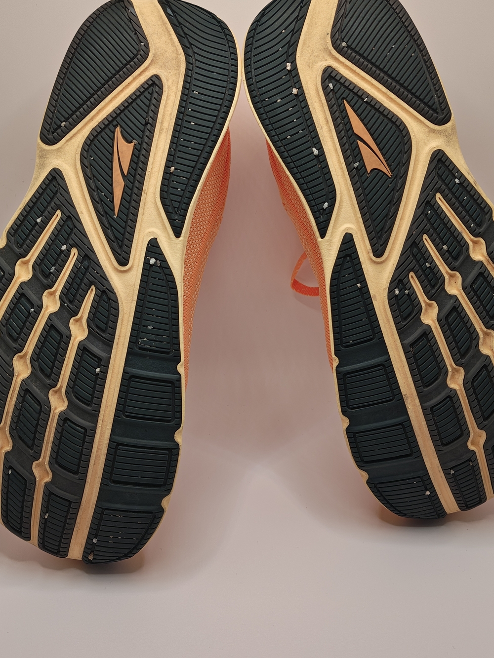 Size 8 Altra Orange and Yellow Women's Athletic Shoes - Picture 8 of 8